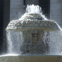 Piazza_San_Pietro_Fontana_lato_nord_55-2